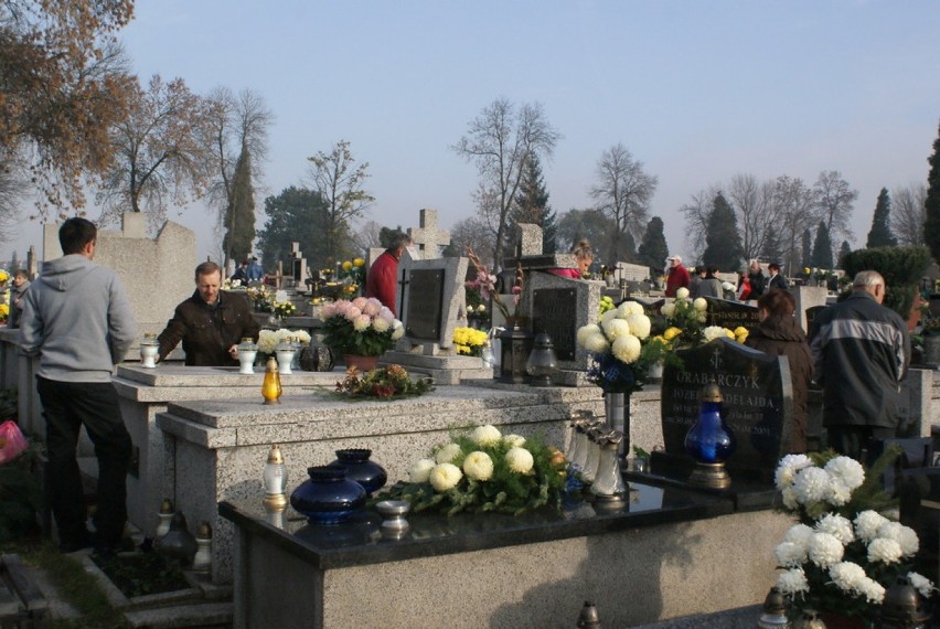 Dąbrowa Górnicza Wszystkich Świętych 2014: odwiedzamy groby swoich najbliższych