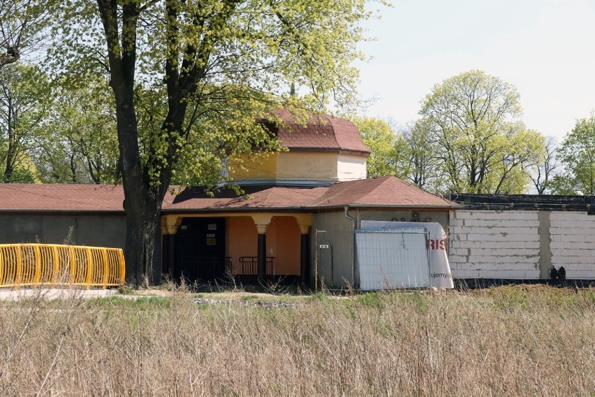 Budowa letnich basenów przy ulicy Stromej w Legnicy [ZDJĘCIA]