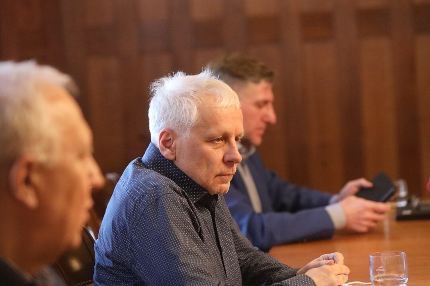 Zaczyna się kryzys emigracyjny! Wizyta wojewody Jarosława Obremskiego w Legnicy