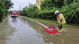 Intensywne deszcze w Śląskiem - liczne podtopienia, stany ostrzegawcze na rzekach. 117 interwencji straży pożarnej