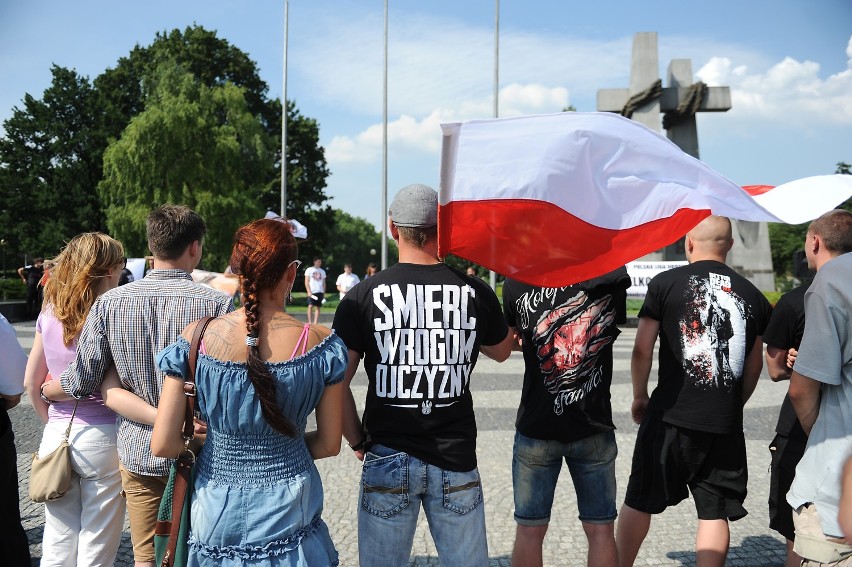 Dwie manifestacje w Poznaniu: zwolenników i przeciwników...