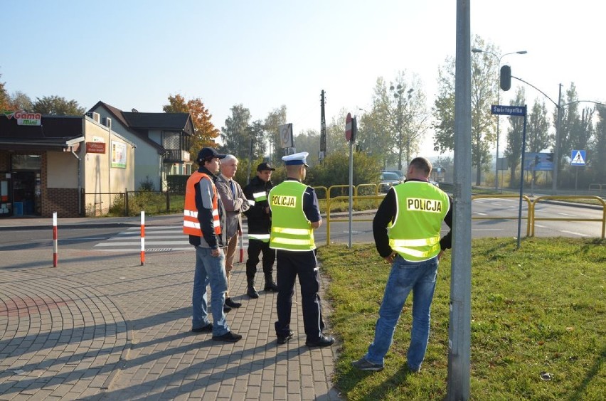 Spotkanie komisji na miejscu śmiertelnego wypadku na K6 w Wejherowie
