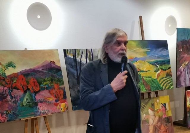 Prace Ryszarda Wielowiejskiego na wystawie w Ratuszu w Zduńskiej Woli