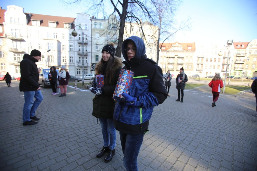 WOŚP 2018 na Śląsku. Wolontariusze na ulicach Katowic i Chorzowa