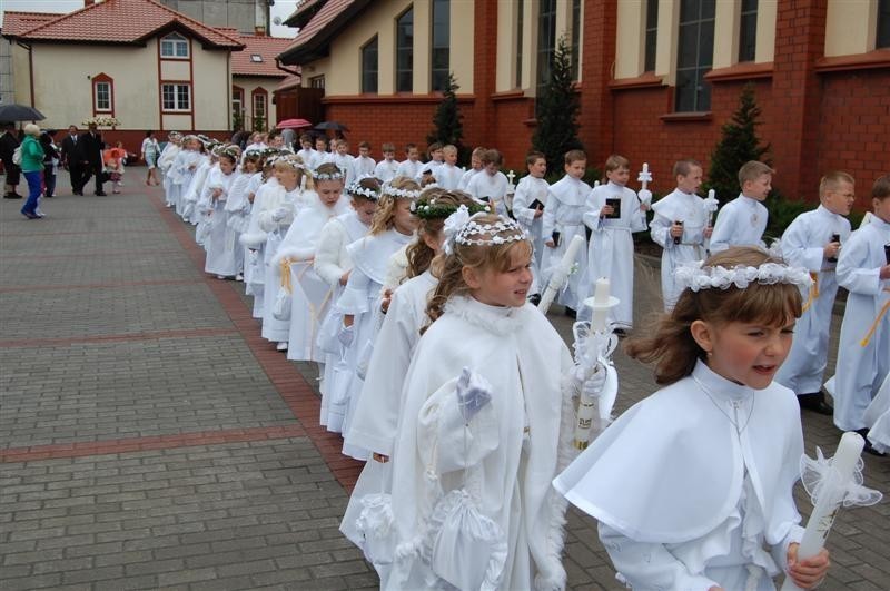 Kartuzy. Wielkie święto w parafii św. Wojciecha - I Komunia św. dzieci