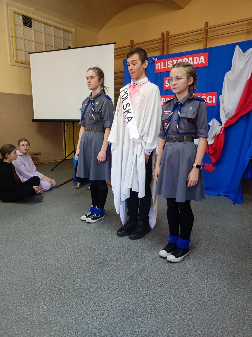 Święto Niepodległości w szkole w Kowalowej