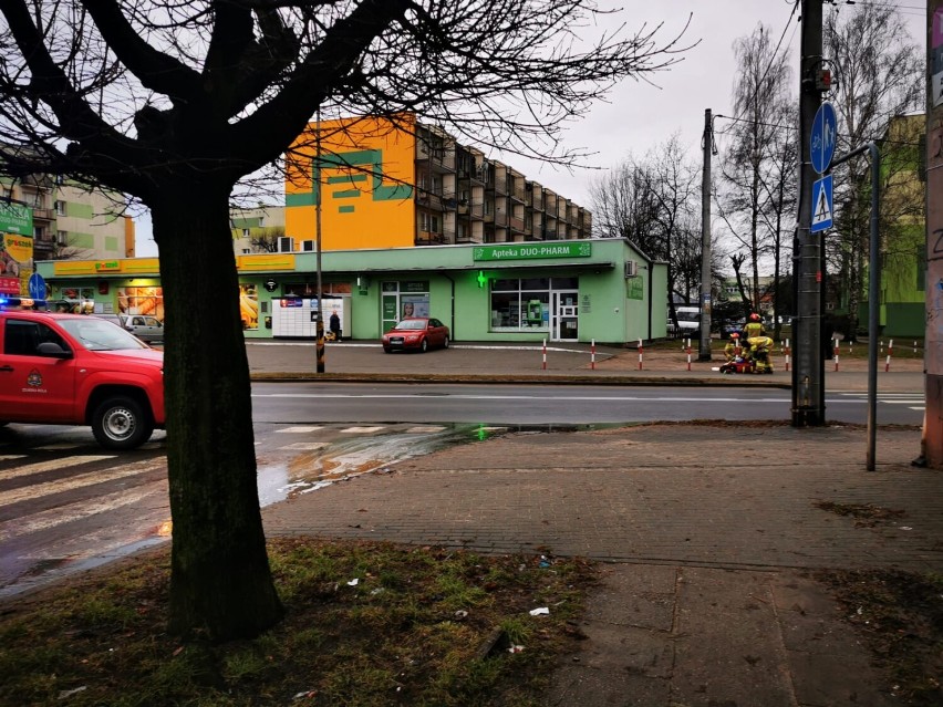 Akcja ratunkowa strażaków przy Szadkowskiej w Zduńskiej Woli. Zasłabł mężczyzna