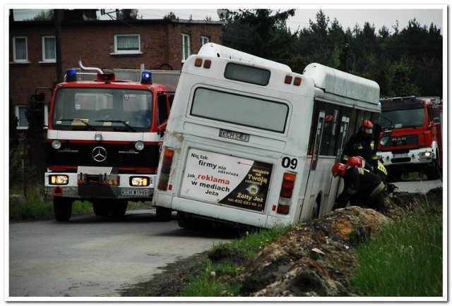 Akcja zabezpieczania autobusu linii 342 ZKKM Chrzan&oacute;w