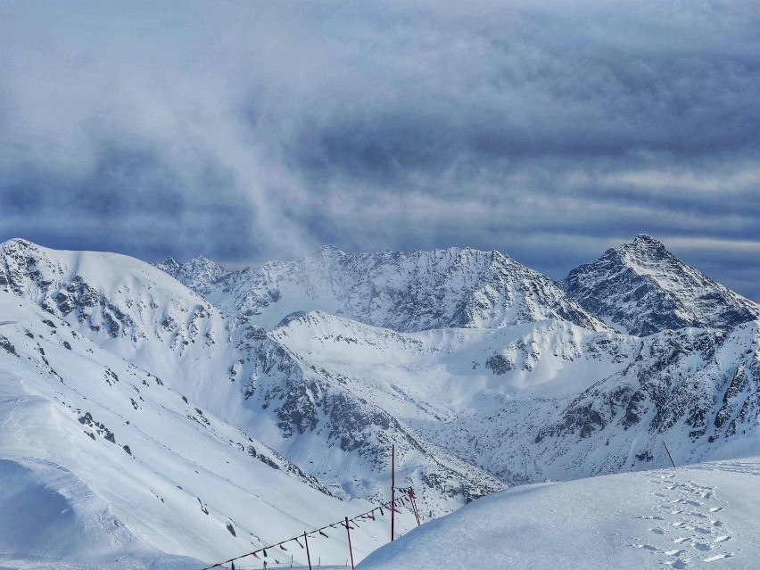W Tatrach pełnia zimy. Nie wierzycie? Zobaczcie na te zdjęcia! Na Kasprowym Wierchu aż 165 cm śniegu