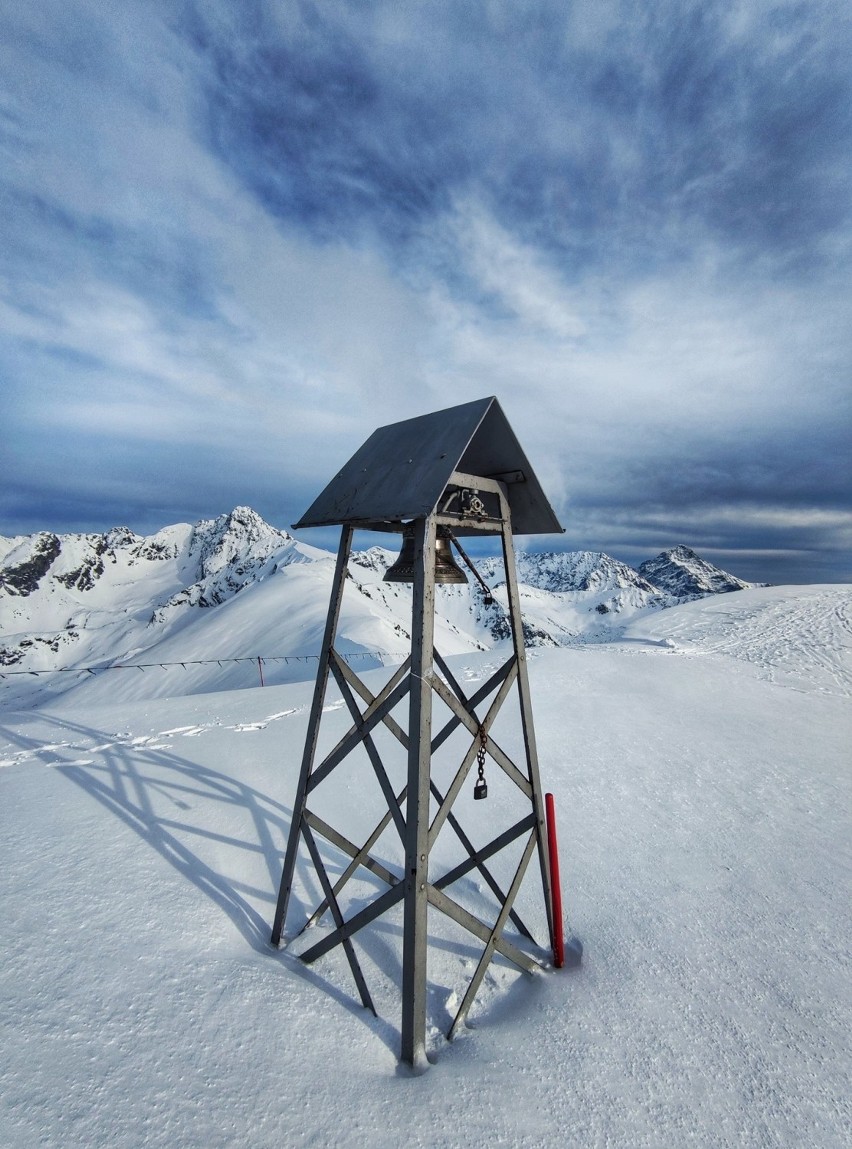 W Tatrach pełnia zimy. Nie wierzycie? Zobaczcie na te zdjęcia! Na Kasprowym Wierchu aż 165 cm śniegu