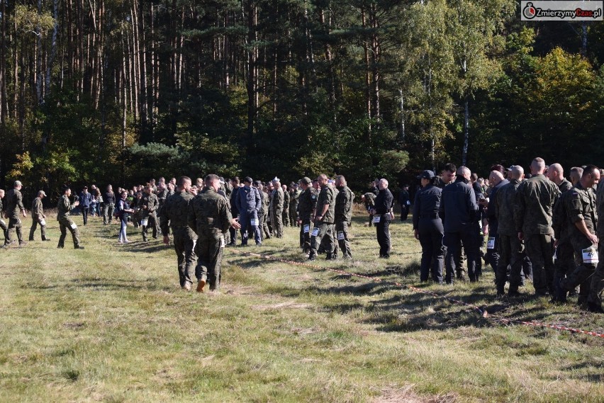 Bieg o Nóż Komandosa 2021 w Lublińcu. Zobaczcie ZDJĘCIA. Na starcie stanęło ponad 500 zawodników