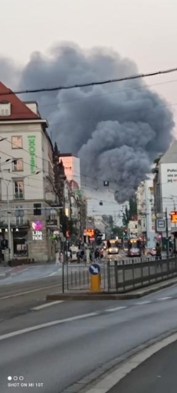 Wrocław. Groźnie wyglądający pożar na ul. Świstackiego