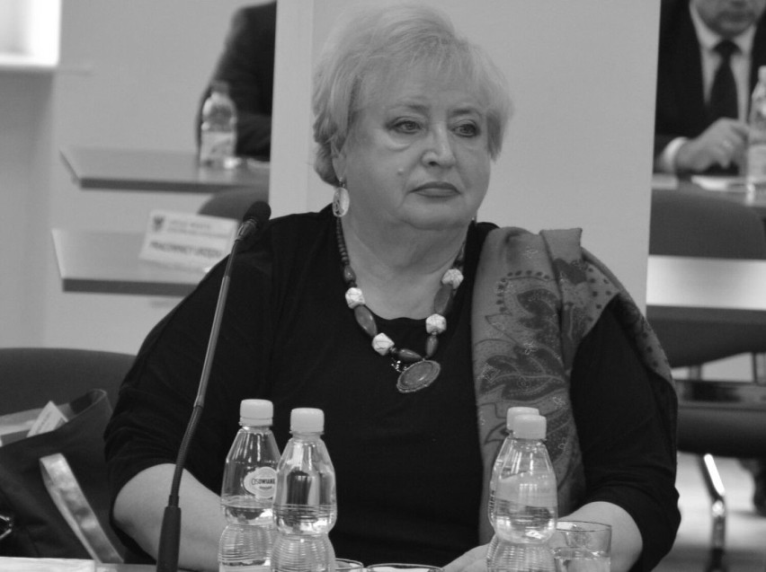 Radna Grażyn Wojciechowska miała 74 lata.