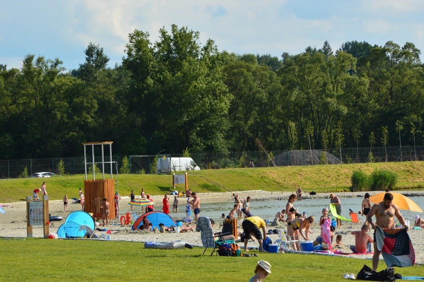 Plaża pod Krakowem jak nad Bałtykiem. Otwarto jedno z największych kąpielisk w regionie [ZDJĘCIA] 29.07