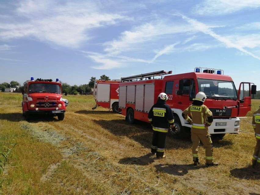 Pożar kombajnu w Jaroszewie Drugim pod Mieściskiem. To kolejne takie zdarzenie w ostatnich dniach