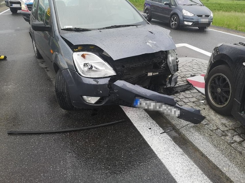 Zderzenie na obwodnicy Starego Sącza. Trzy osoby w szpitalu