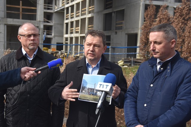 W Rybniku politycy KO przedstawili swoje propozycje w zakresie mieszkań dla Polaków.