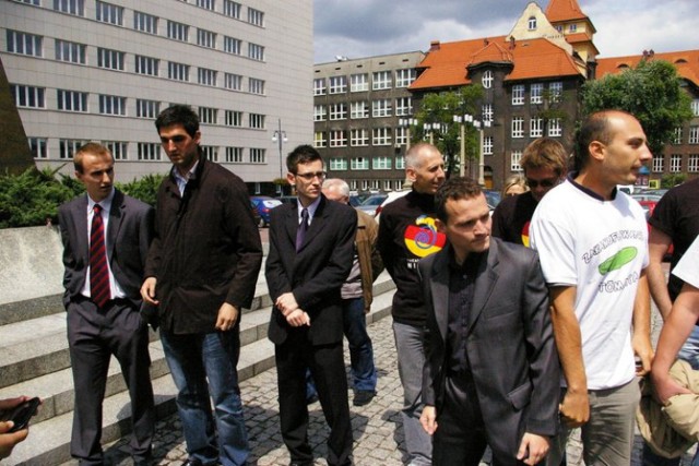 Prezes PiS przyjechał dziś na Śląsk. Członkowie Ruchu Autonomii ...