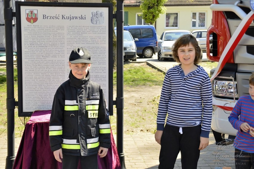 Uroczystości 3 Maja 2016 w Brześciu Kujawskim. Oficjalne przekazanie wozu strażackiego [zdjęcia]