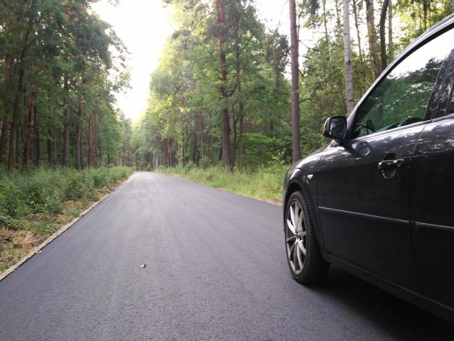 Nowy asfalt na drodze Lipnica-Poręby Dymarskie-Majdan Królewski