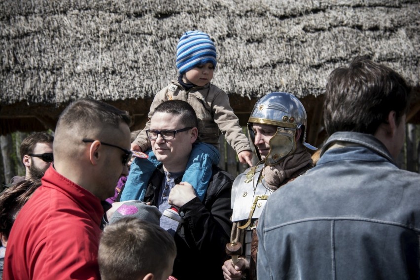 Pruszcz Gdański: Pokaz grupy rekonstruktorskiej w Faktorii [ZDJĘCIA]