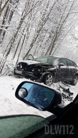 Fatalne warunki na drogach w całym regionie. Uważajcie! [WIDEO/ZDJĘCIA]