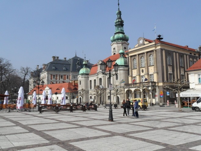 Rynek w Pszczynie. Jan Pawul uważa, że jest to wzór, wedle...