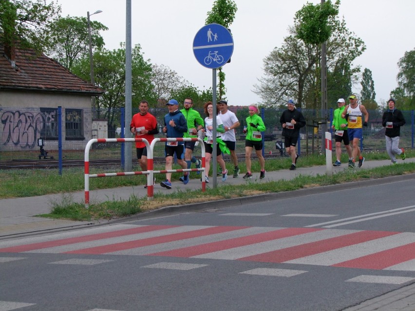 II Towarzyski Półmaraton Grodziskich Kosynierów [GALERIA ZDJĘĆ]