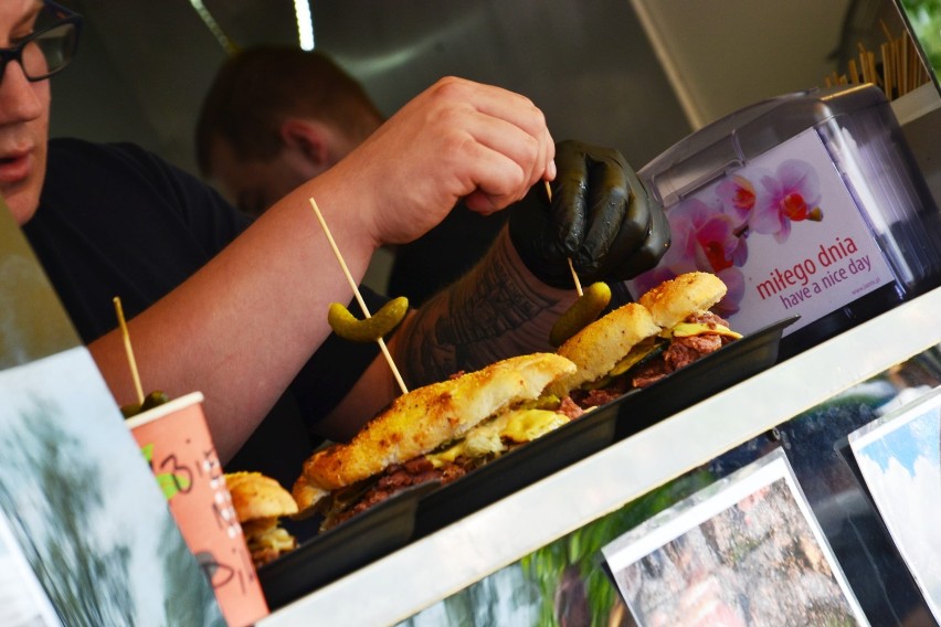 1 maja w Nowej Soli rozpoczął się Food Truck Fest. To...