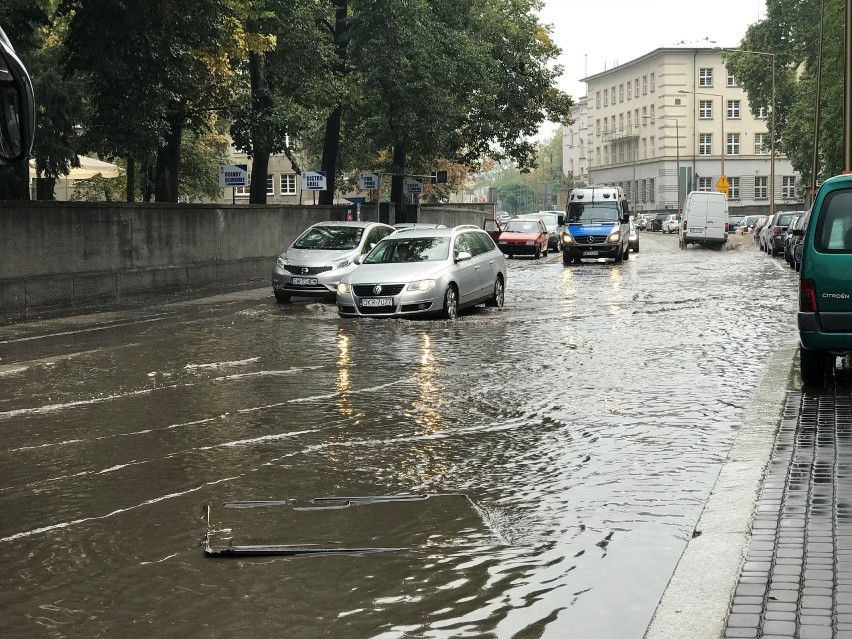 W ciągu godziny w Opolu spadło około 50 mm deszczu.