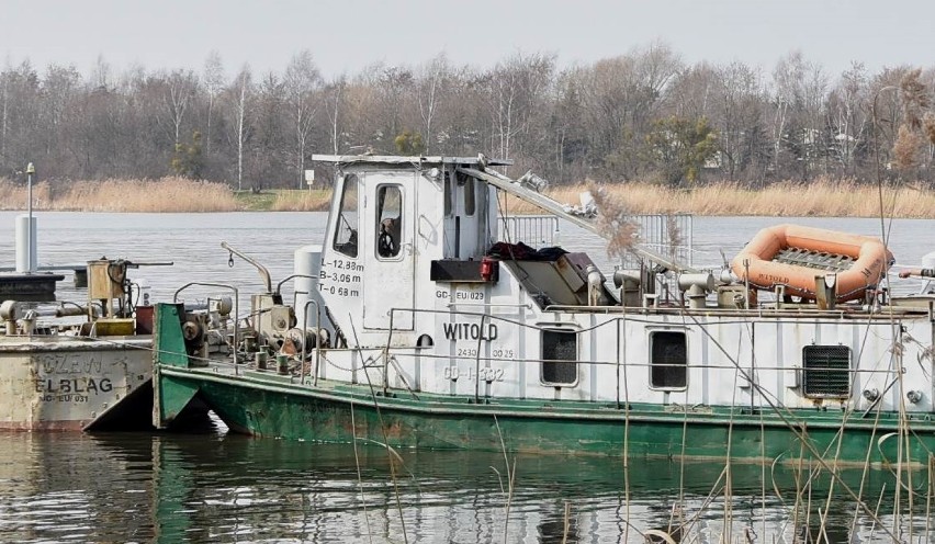 Malbork. Trwa oczyszczanie Nogatu w pobliżu mariny. Po bagrowaniu będą lepsze warunki dla kajakarzy