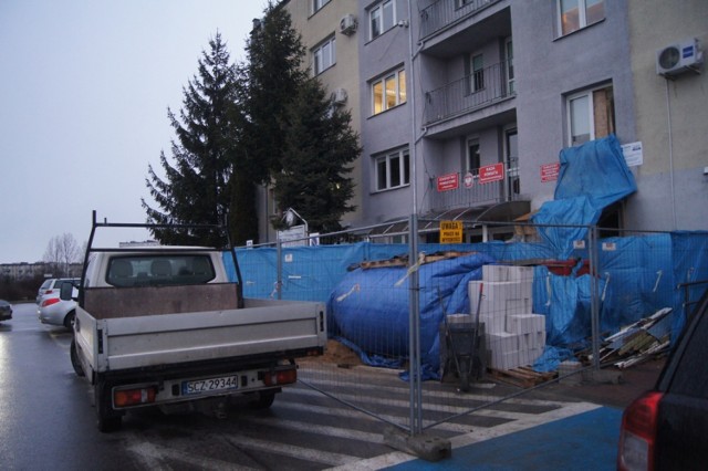 Wielki remont w starostwie powiatowym w Radomsku. Budują też windę