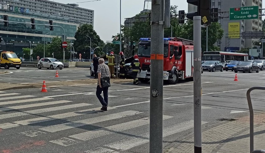 Wypadek w Katowicach na skrzyżowaniu ulic Sokolskiej i...