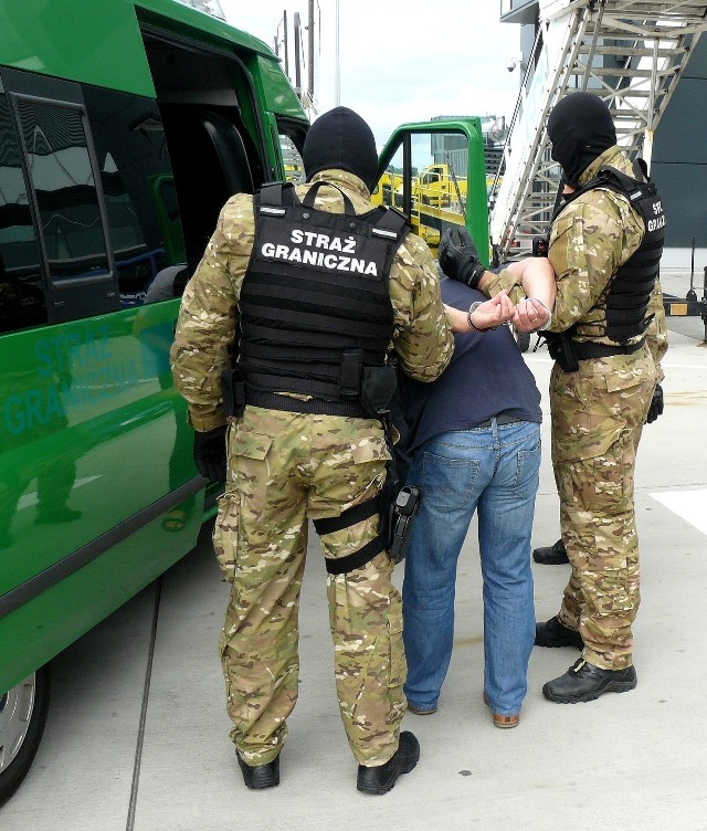 Straż Graniczna zatrzymała dwóch mężczyzn na lotnisku w Rębiechowie | Gdańsk  Nasze Miasto
