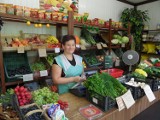 Sprawdziliśmy, gdzie są tańsze warzywa: w sklepie czy na targu