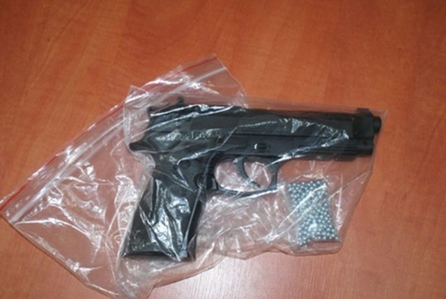 Broń sportowa zabezpieczona przez śremskich policjantów