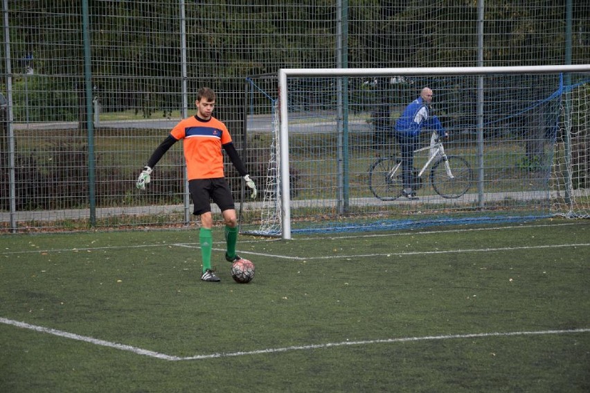 Sportowe zakończenie wakacji w Chodzieży: Czyli pływanie, tenis, piłka, siatkówka i rowery [FOTO]