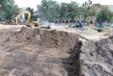 Trwa rewitalizacja Starego Rynku w Łodzi. Pracują tam ekipy budowlane i archeolodzy. Co do tej pory odkryto?