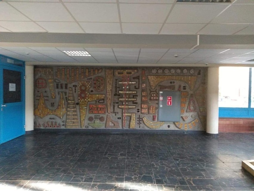 Co z mozaikami, które zdobią ściany Szczecińskiego Domu Sportu? [ZDJĘCIA]