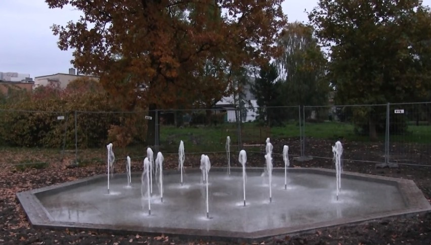 Nowa fontanna w parku miejskim w Żninie.