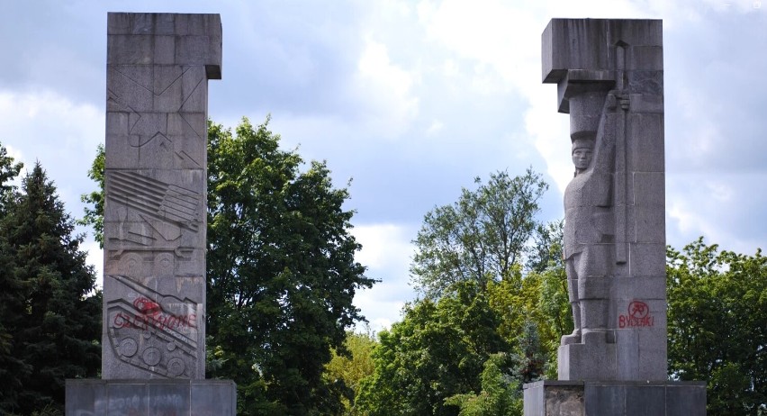 Olsztyn w sporze o przeszłość - pomnik w centrum kontrowersji