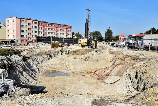 Centrum przesiadkowe Opole Wschodnie. Wykop pod budowę tunelu pod ul. Oleską.