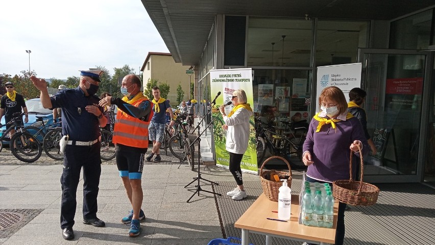 VIII Rajd Chrzanowskich Cyklistów. Rowerzyści wzięli udział w Pikniku Edukacyjnym "Biblioteka na dwóch kółkach" [ZDJĘCIA]