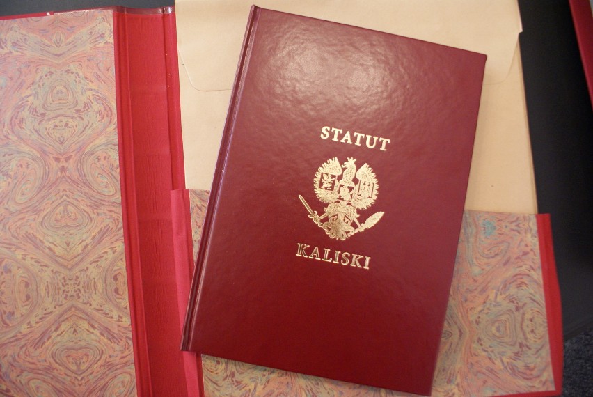 Do księgarń trafił reprint Statutu Kaliskiego, złotej księgi polskiego judaizmu. ZDJĘCIA