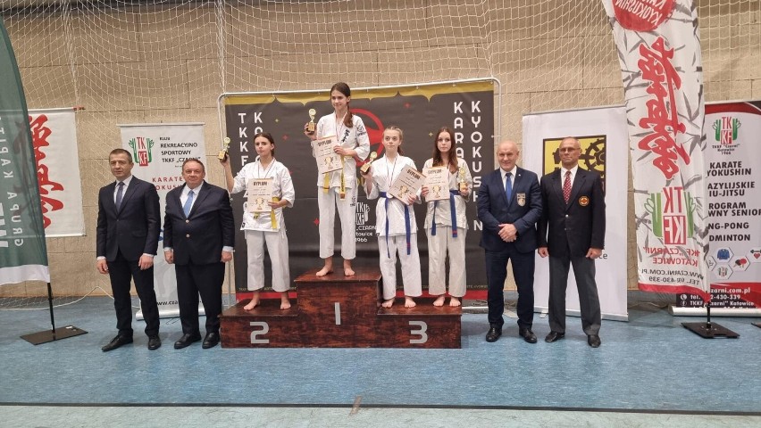 Udany start dąbrowskich karateków w Pucharze Polski. Trzy razy stawali na podium 