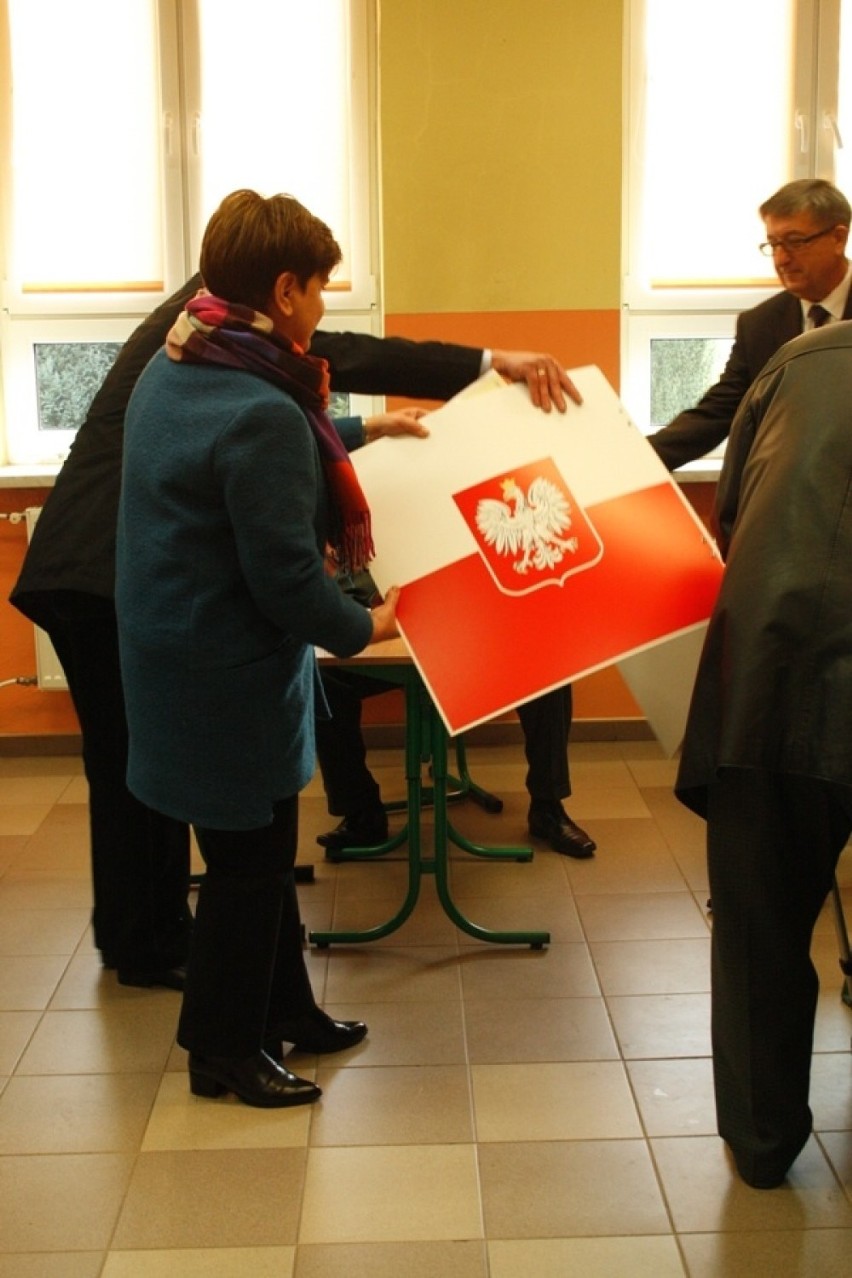 Wybory parlamentarne 2015. Beata Szydło głosowała w Przecieszynie [WIDEO, ZDJĘCIA]
