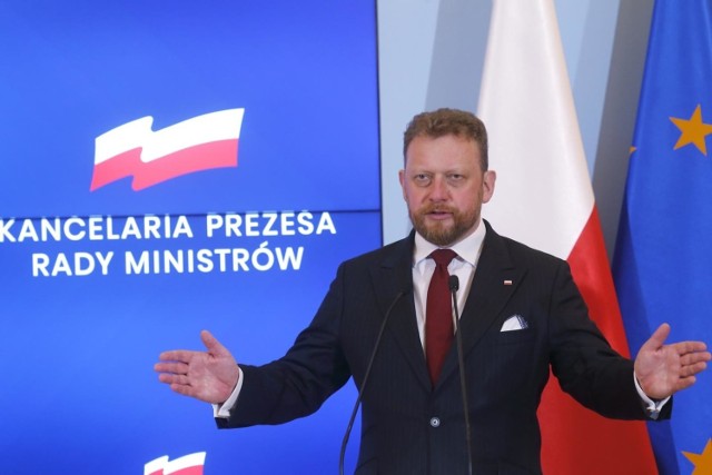 Minister Zdrowia Łukasz Szumowski zniósł kolejne obostrzenia.
