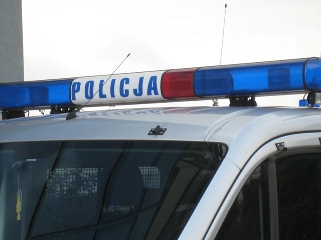 Policja w Poddębicach ostrzega przed oszustami