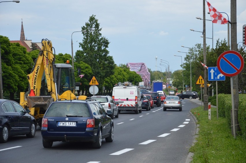 Ogromny korek w Głogowie. Gdzie są utrudnienia? [AKTUALIZACJA]