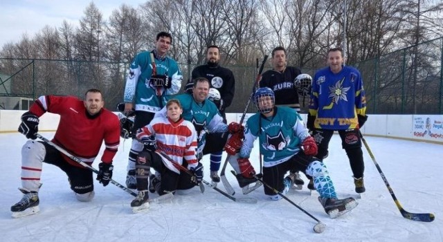 W Kalwarii Zebrzydowskiej jest grupa pasjonatów hokeja na lodzie, chcąca utworzyć nową sekcję w MKS Kalwarianka